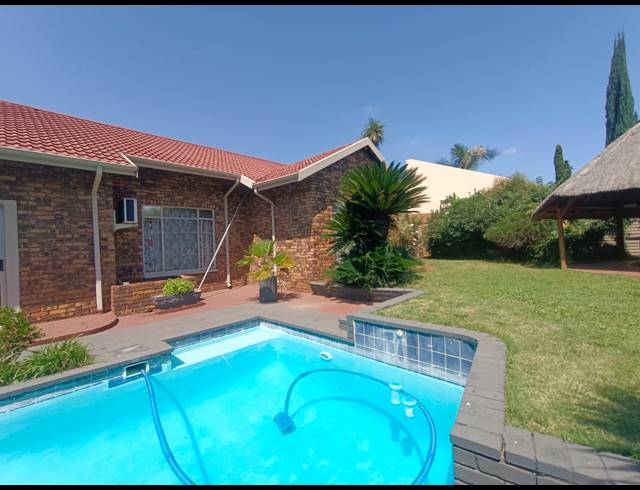 4 BEDROOM HOUSE FOR SALE IN VANDERBIJLPARK SE 3